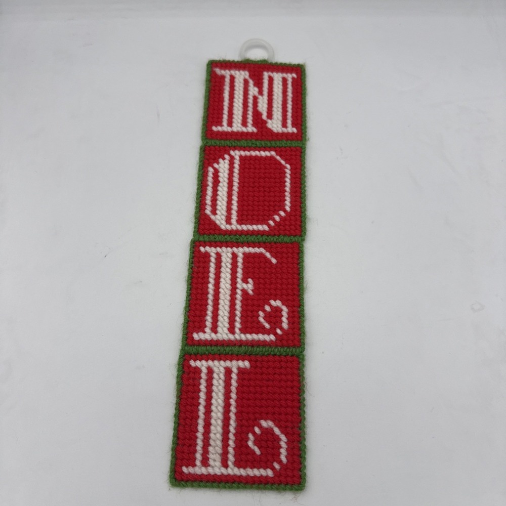 Vtg PLASTIC CANVAS NEEDLEPOINT NOEL CHRISTMAS WALL HANGING DECOR Kitschy Xmas